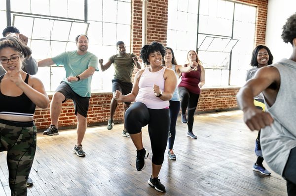Quels sont les avantages des cours de Zumba pour la santé cardiovasculaire des séniors ?
